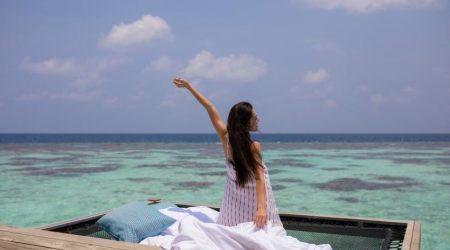 Deluxe Overwater Villa centera