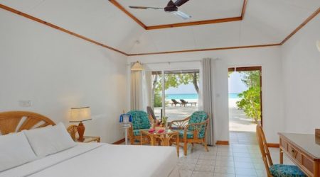 Villa-Park-Deluxe-Beach-Villa-Bed-Large