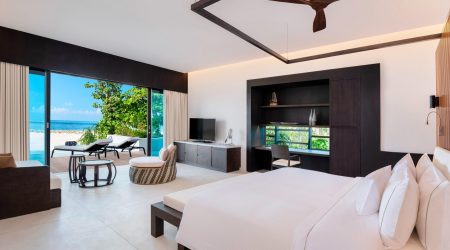 mlewi-islandresidence-poolbedroom-4069-hor-clsc